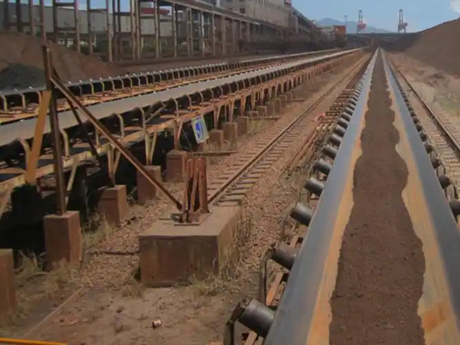  Low rolling resistance conveyor belt