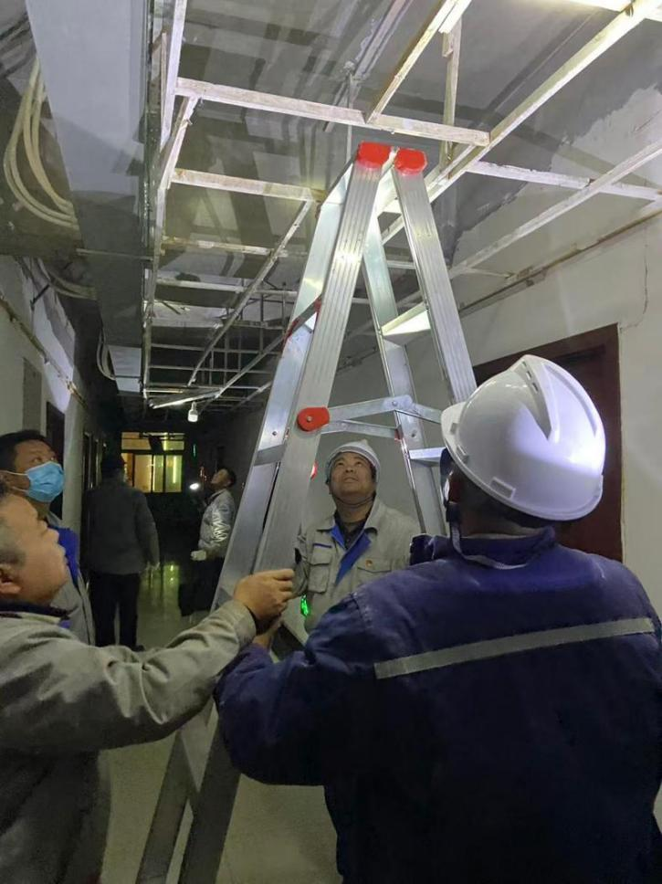 夜查整改护安康 协同共治筑防线 ——开封铁塔橡胶全力推进职工宿舍消防 安全提升